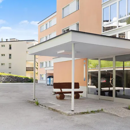 Promenade Apartment *